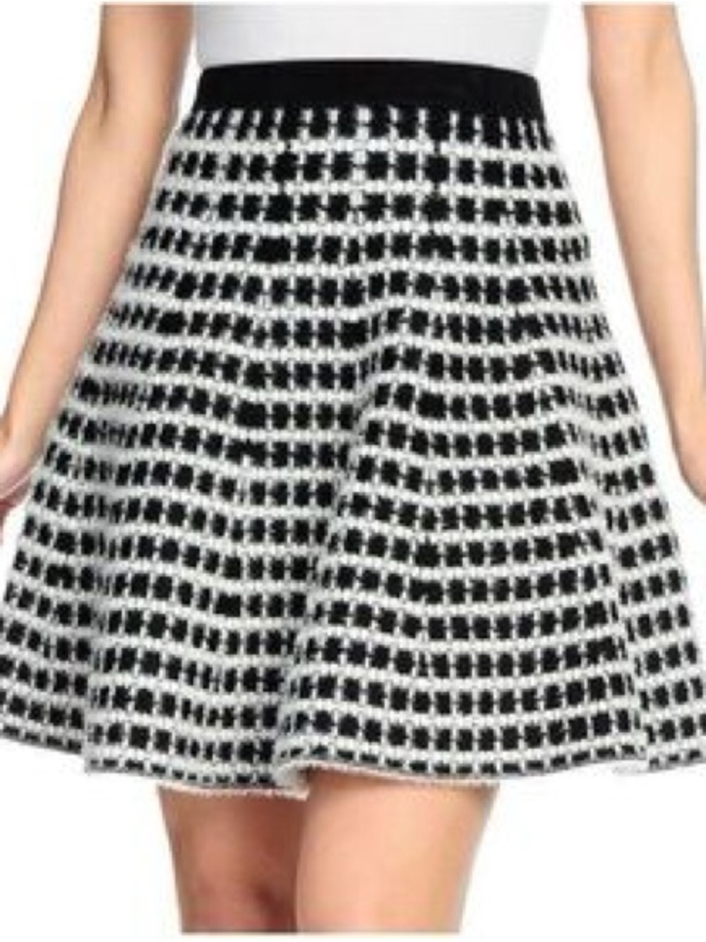 Olivia & Grace skater skirt features a thick, textured Size